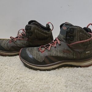 Keen Women's Athletic Shoes - Black and Red